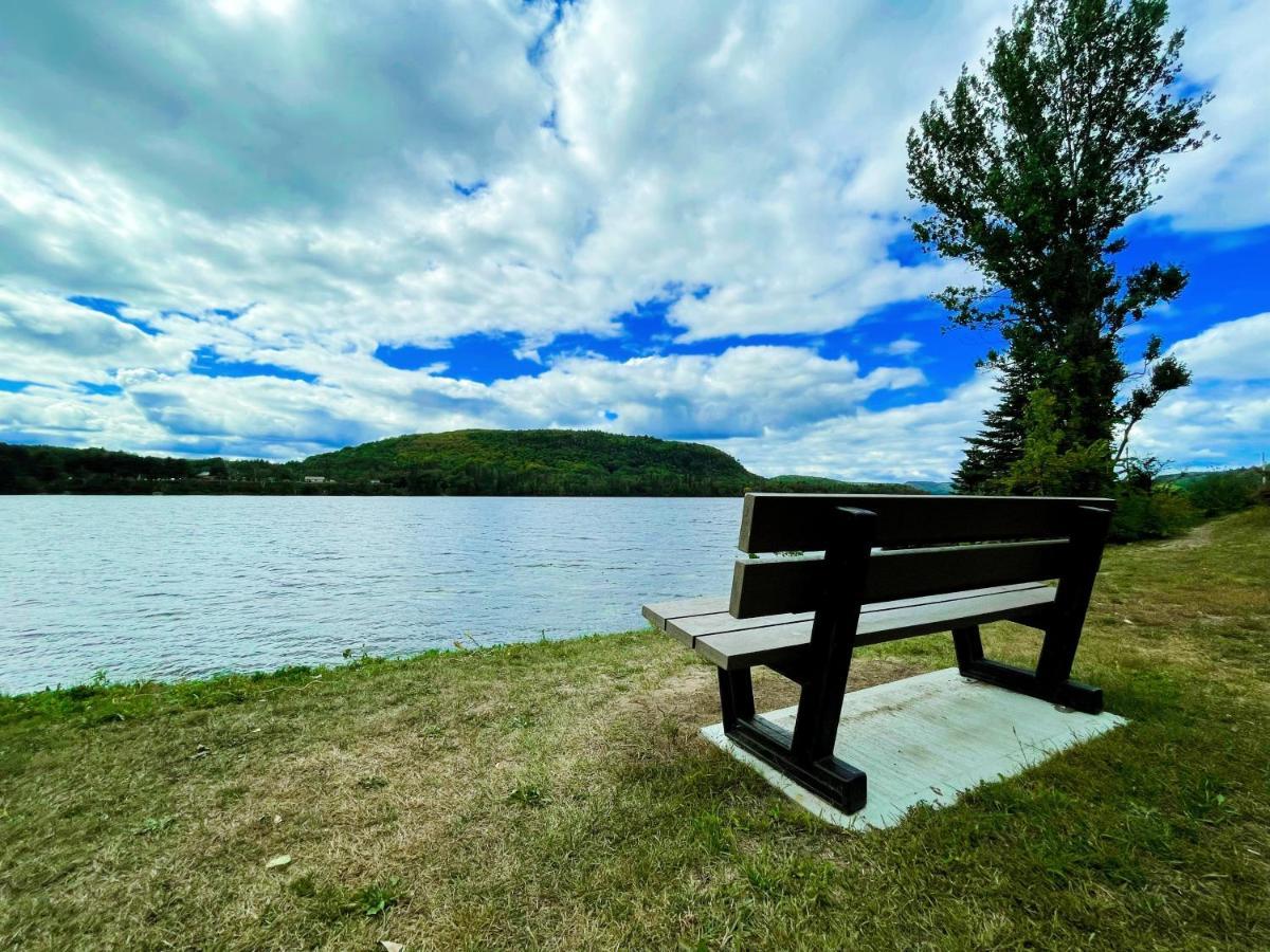 Вілла Chalet Centenaire Mauricie Saint Roch de Mekinac Екстер'єр фото