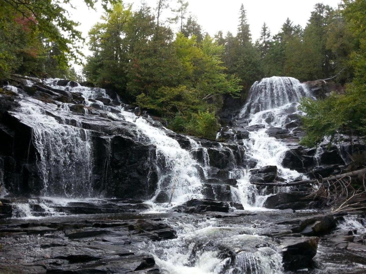 Вілла Chalet Centenaire Mauricie Saint Roch de Mekinac Екстер'єр фото